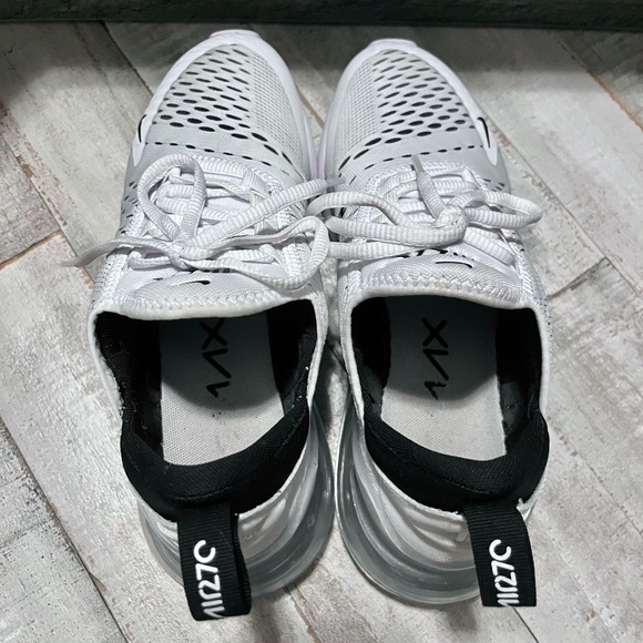 Women’s Nike Air Max 270 - Picture 3 of 4